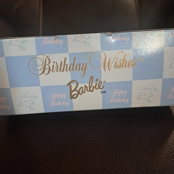 Birthday Wishes Barbie, 2001 - Picture 7 of 7